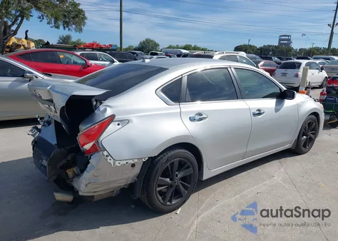 2015 Nissan Altima 2.5 Sv z USA, uszkodzony, nr VIN 1N4AL3AP2FC158345